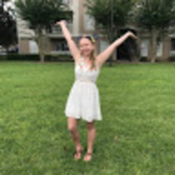 Meet your Posher, Jenna - Picture 1 of 1